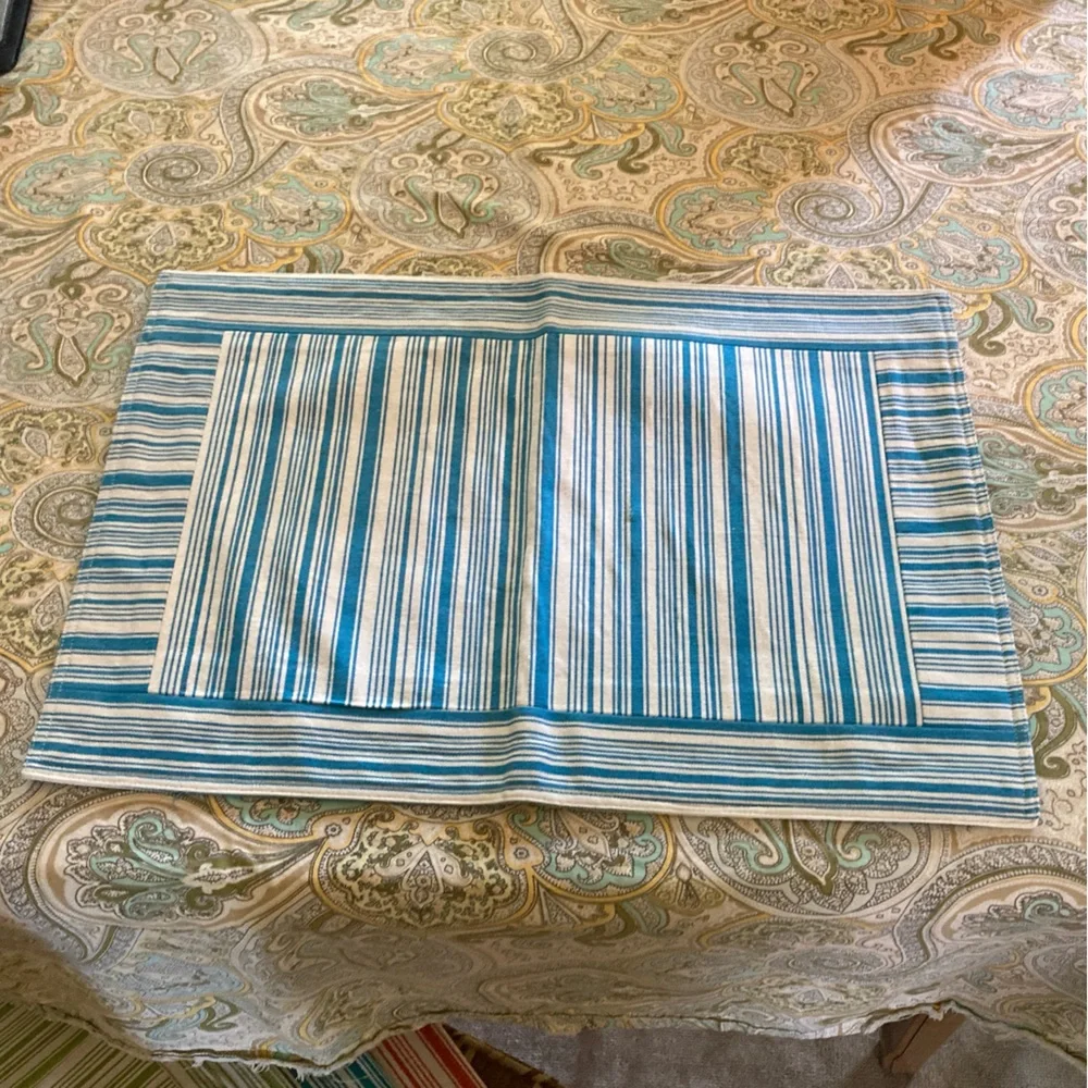NWOT Williams-Sonoma Striped Cotton placemats (5) w/front border.